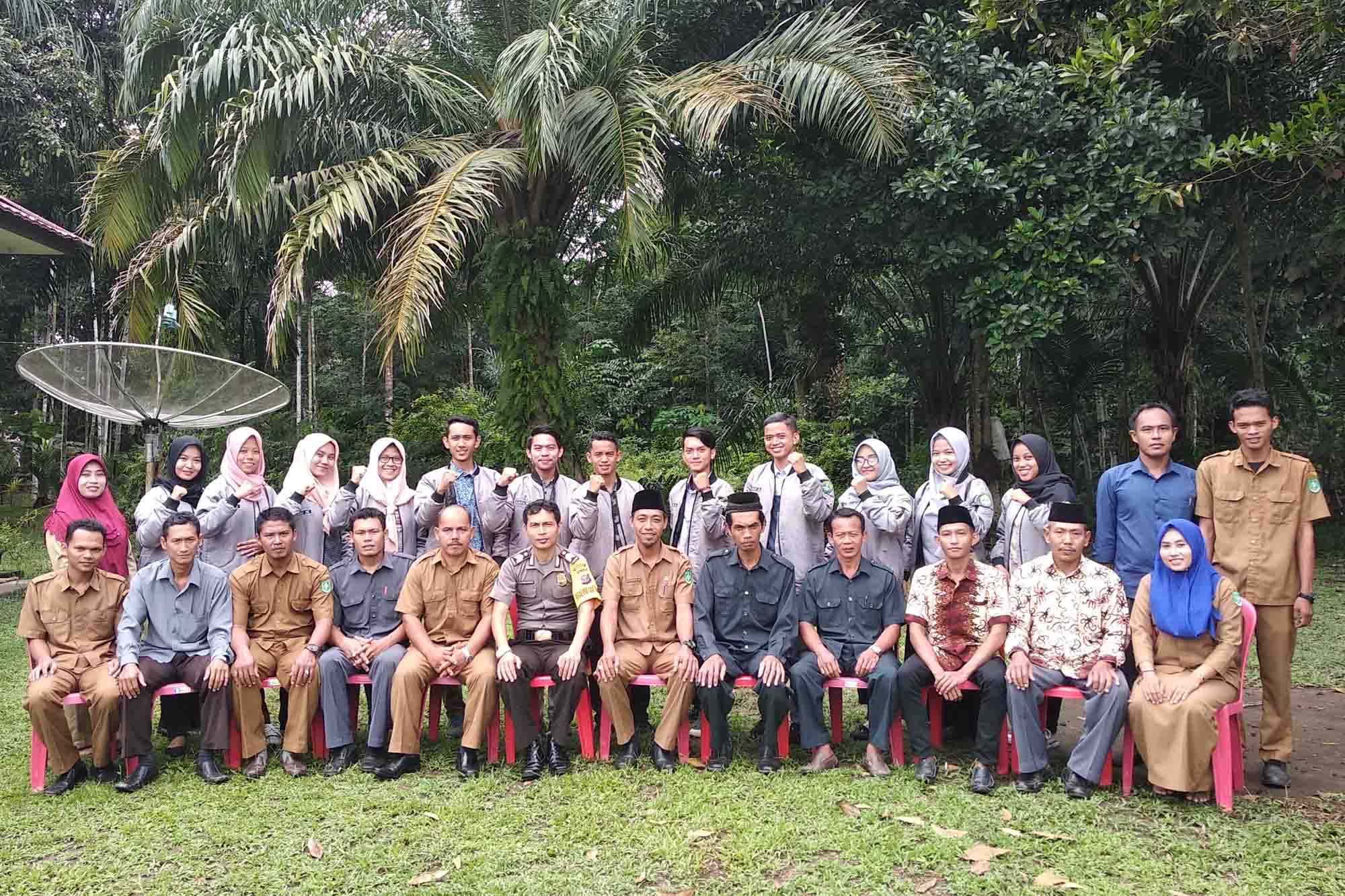 Penyambutan dan Penerimaan Mahasiswa Kuliah Kerja Nyata (KUKERTA) Universitas Riau di Desa Ulu Pulau